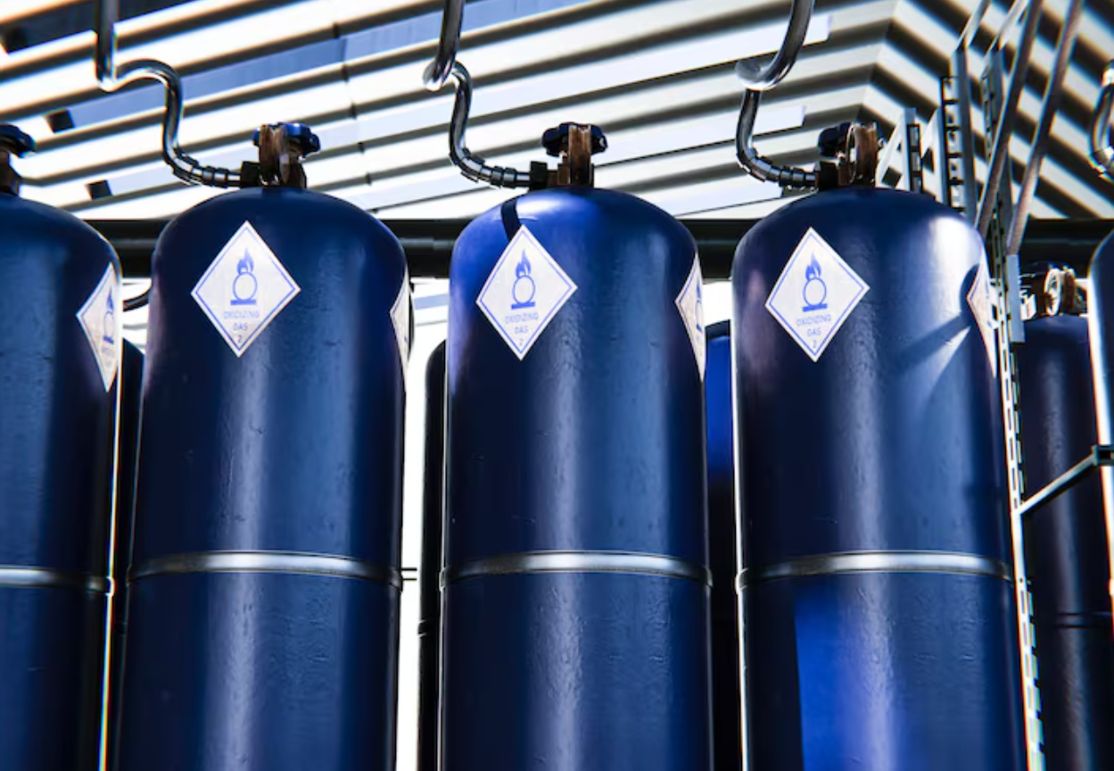 dry ice blasting, manufacturing cleaning solutions, maintenance cleaning equipment, dry ice cleaning applications, industrial cleaning technologies, dry ice cleaning benefits, dry ice blasting services, eco-friendly cleaning solutions, dry ice cleaning equipment, construction site cleaning